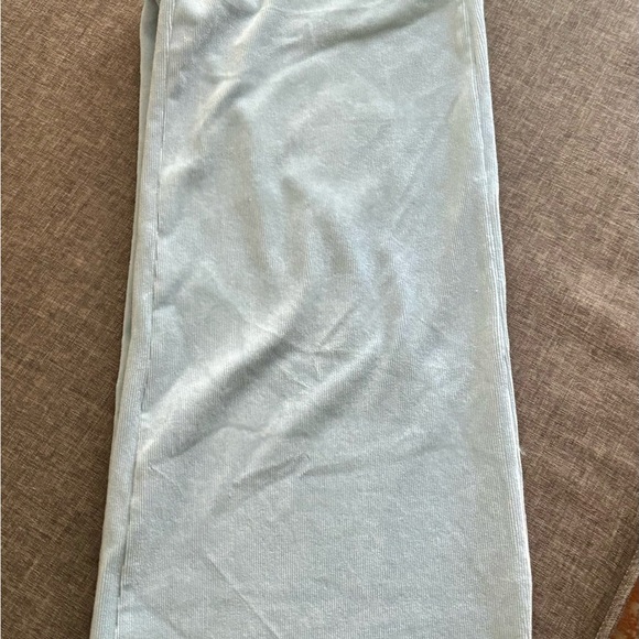 ALO Micro Corduroy Mid-Rise Dreamer Wide Leg Trouser - Picture 5 of 7